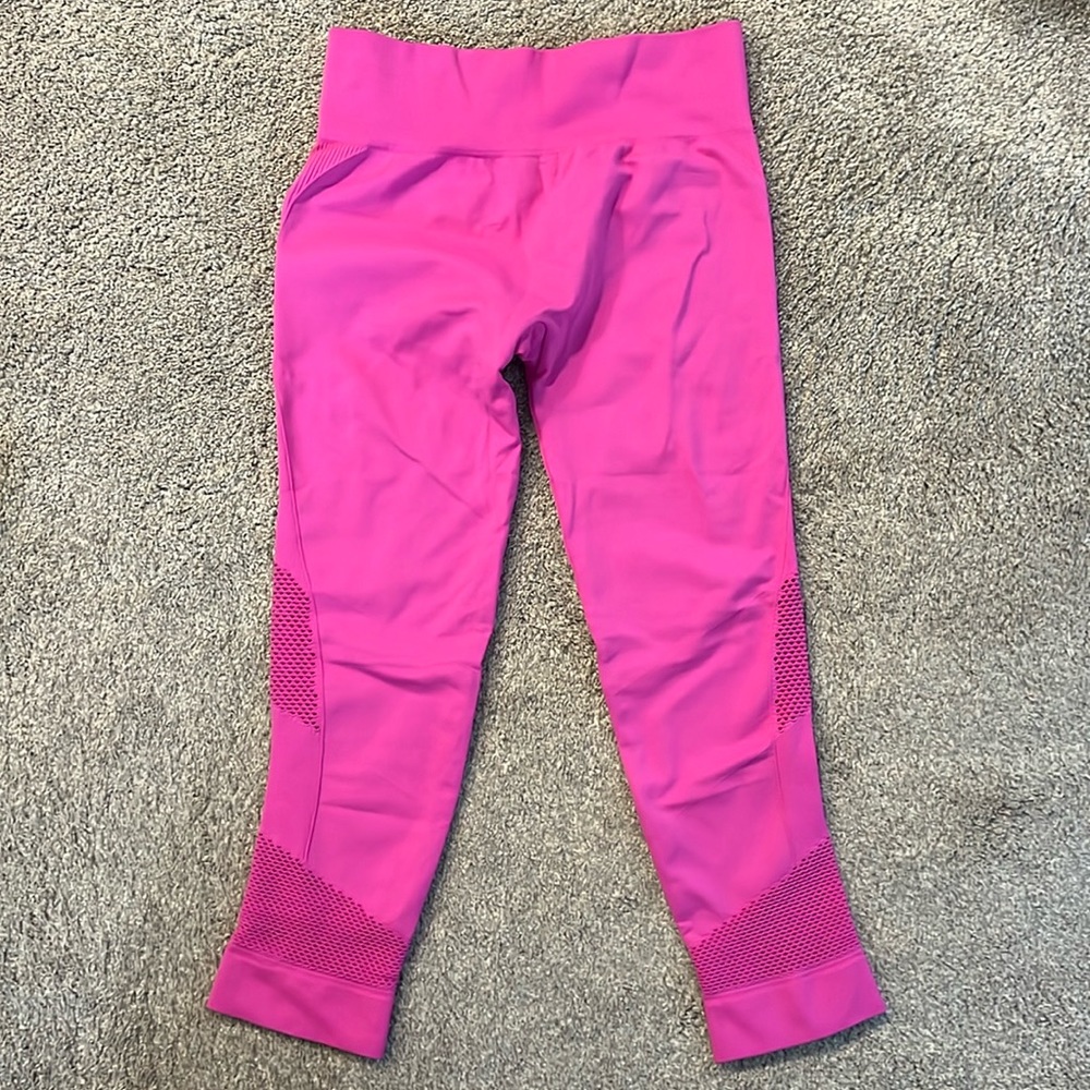 NUX network capri seamless leggings (size Large)